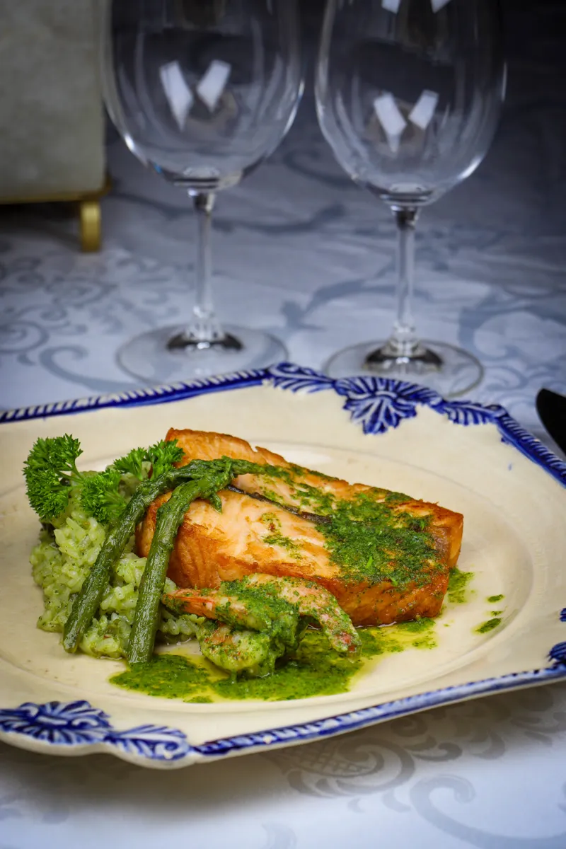 Oven-baked salmon with asparagus and herb butter